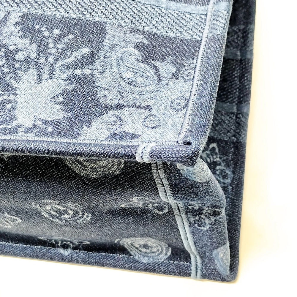 Christian Dior Large Book Tote in Denim Blue Toile de Jouy COA/dustbag - Picture 6 of 15